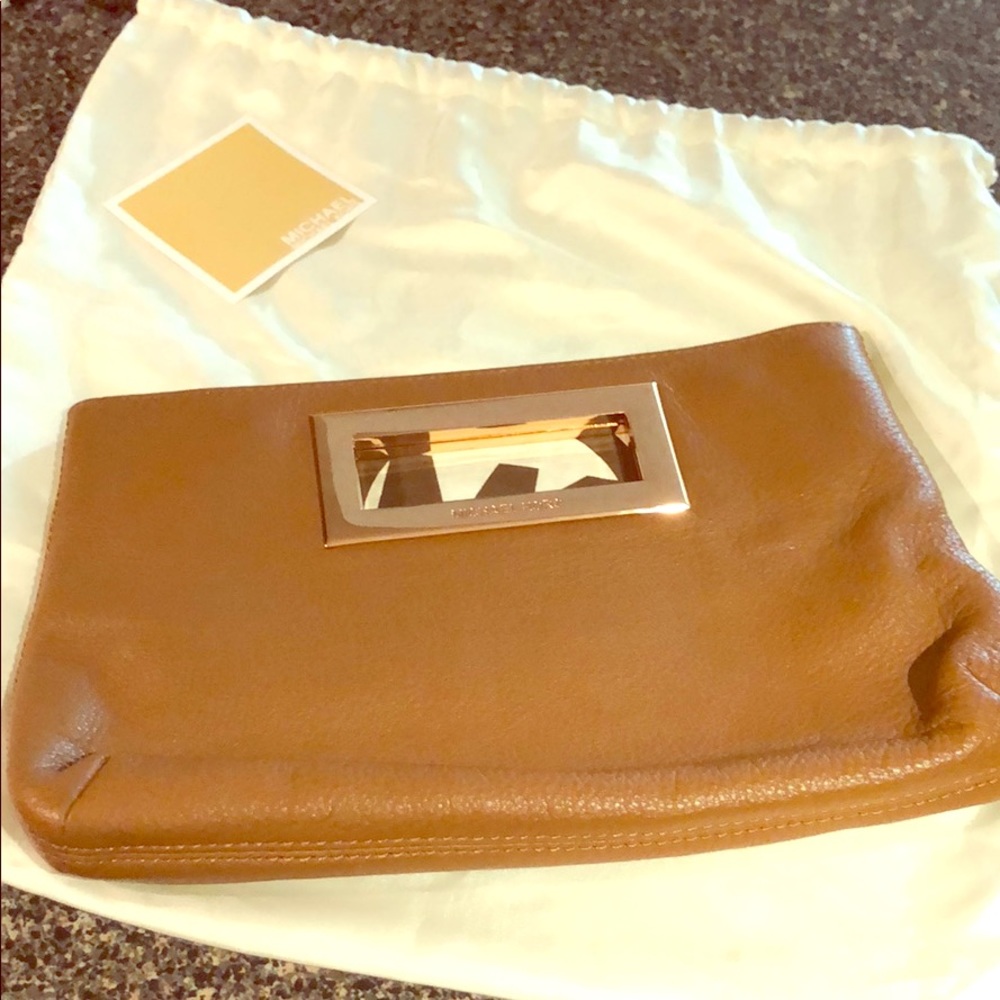 Micheal kors Berkley Clutch in EC!